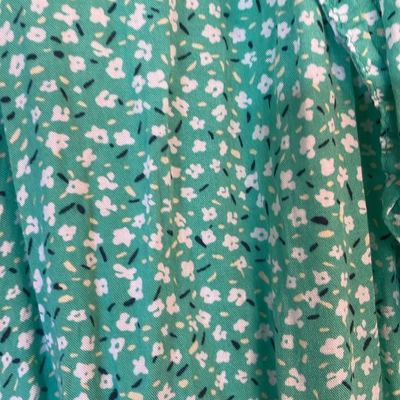 Old Navy green floral wrap dress - Picture 4 of 9